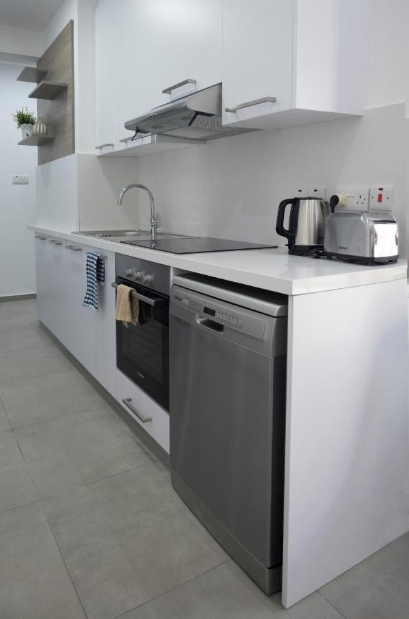 Lovely 2 Bed Apartment In Larnaca City Centre Ngoại thất bức ảnh