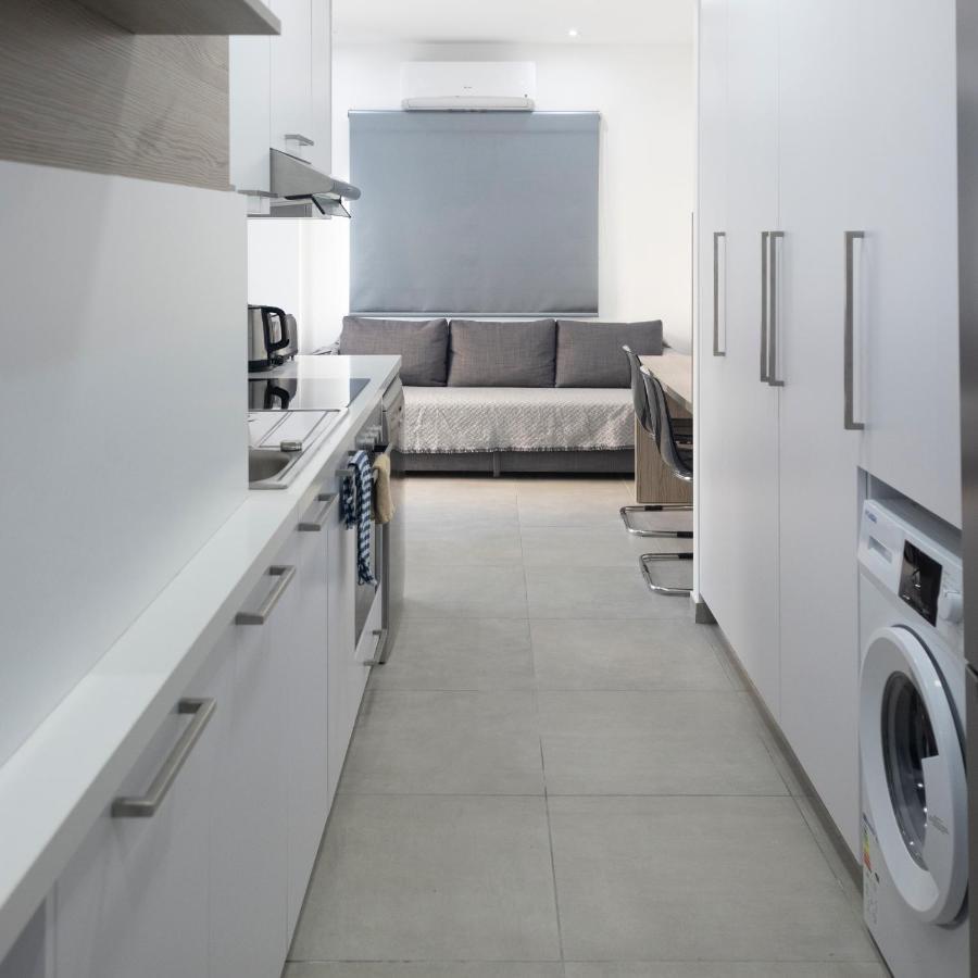 Lovely 2 Bed Apartment In Larnaca City Centre Ngoại thất bức ảnh